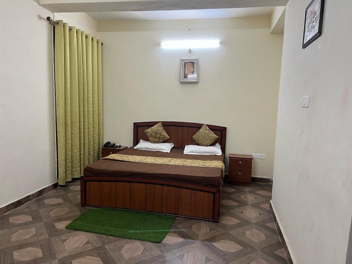 Kuvam Homestay Barog Bagian luar foto